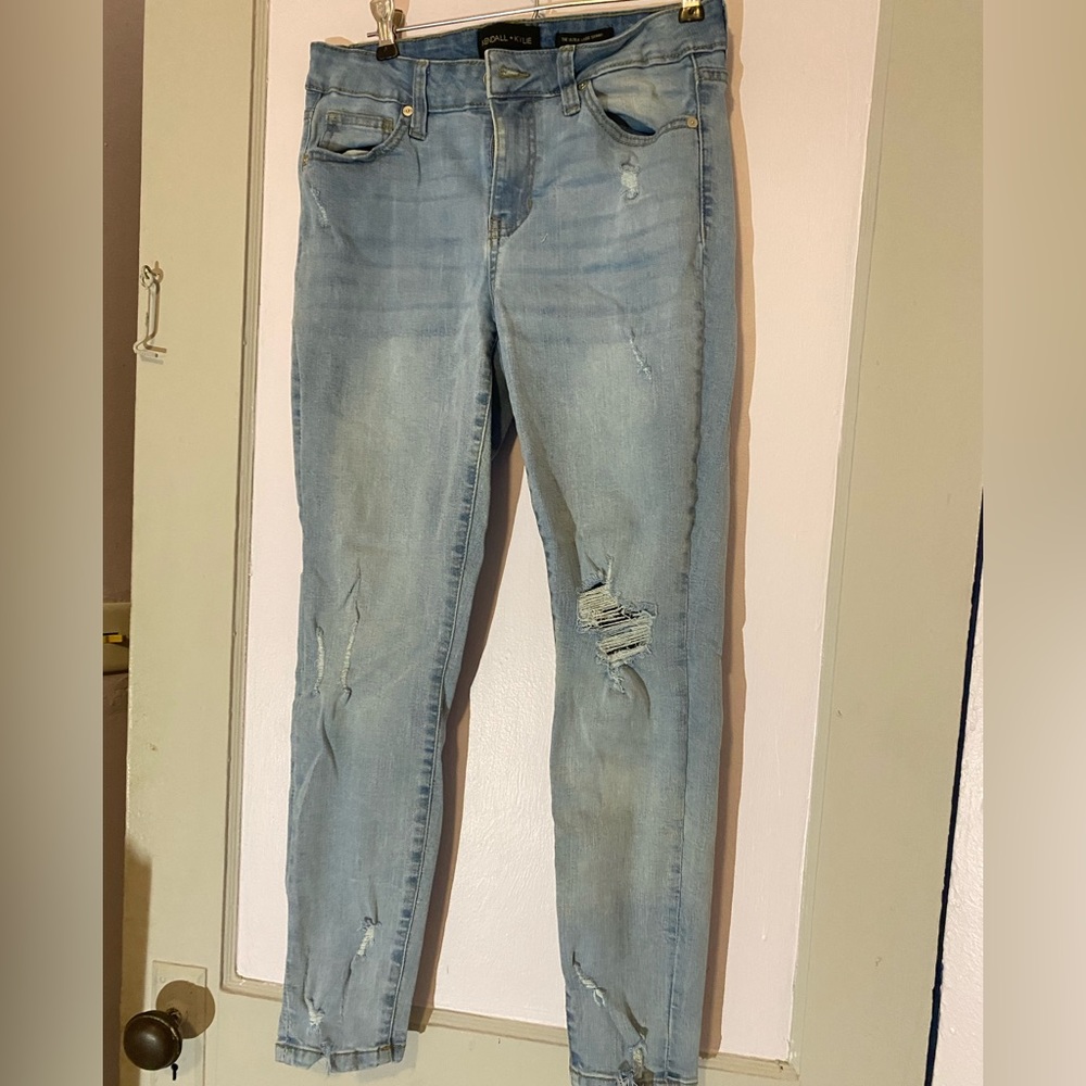 KENDALL & KYLIE STRAIGHT LEG JEANS no rips
